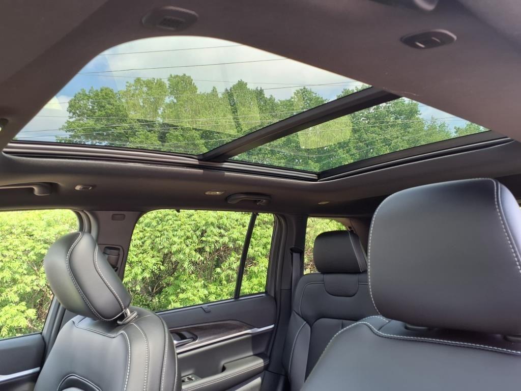 new 2025 Jeep Grand Cherokee car, priced at $54,360