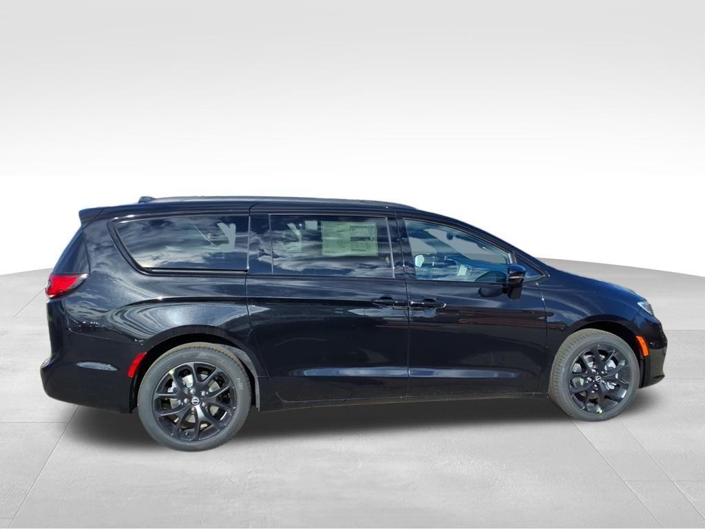new 2026 Chrysler Pacifica car, priced at $52,254