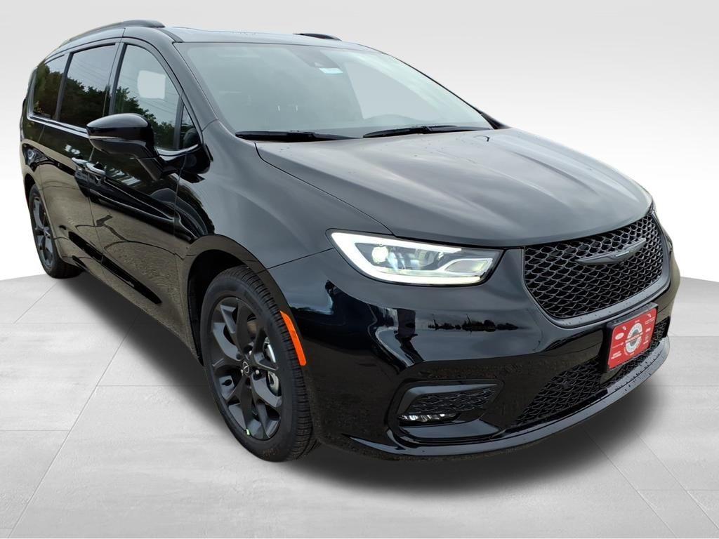 new 2026 Chrysler Pacifica car, priced at $50,459
