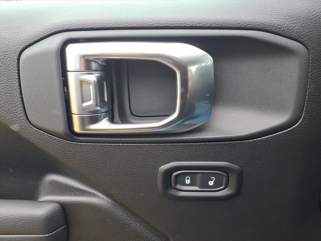 new 2026 Jeep Wrangler car, priced at $43,312