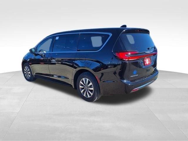 new 2025 Chrysler Pacifica Hybrid car, priced at $55,959