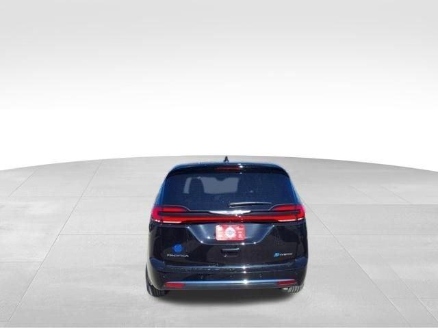 new 2025 Chrysler Pacifica Hybrid car, priced at $55,959