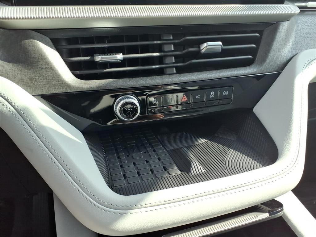 new 2025 Ford Explorer car, priced at $58,052