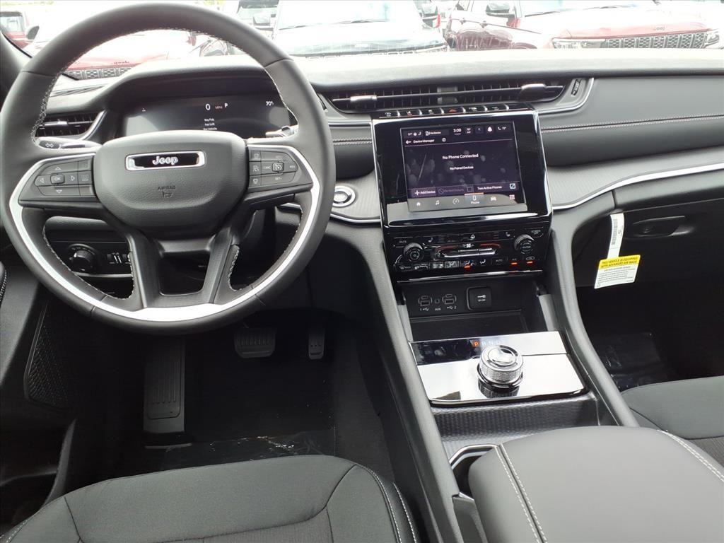 new 2025 Jeep Grand Cherokee car, priced at $42,051