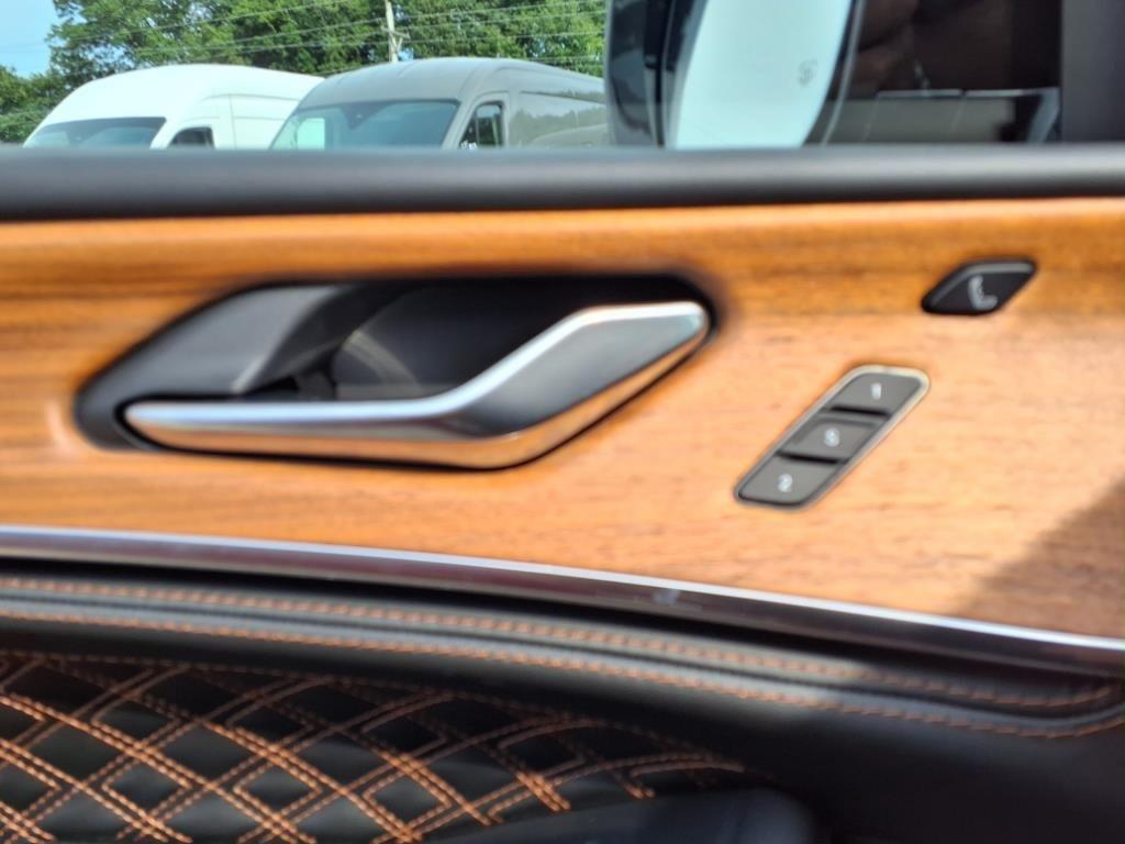 new 2025 Jeep Grand Cherokee L car, priced at $69,620