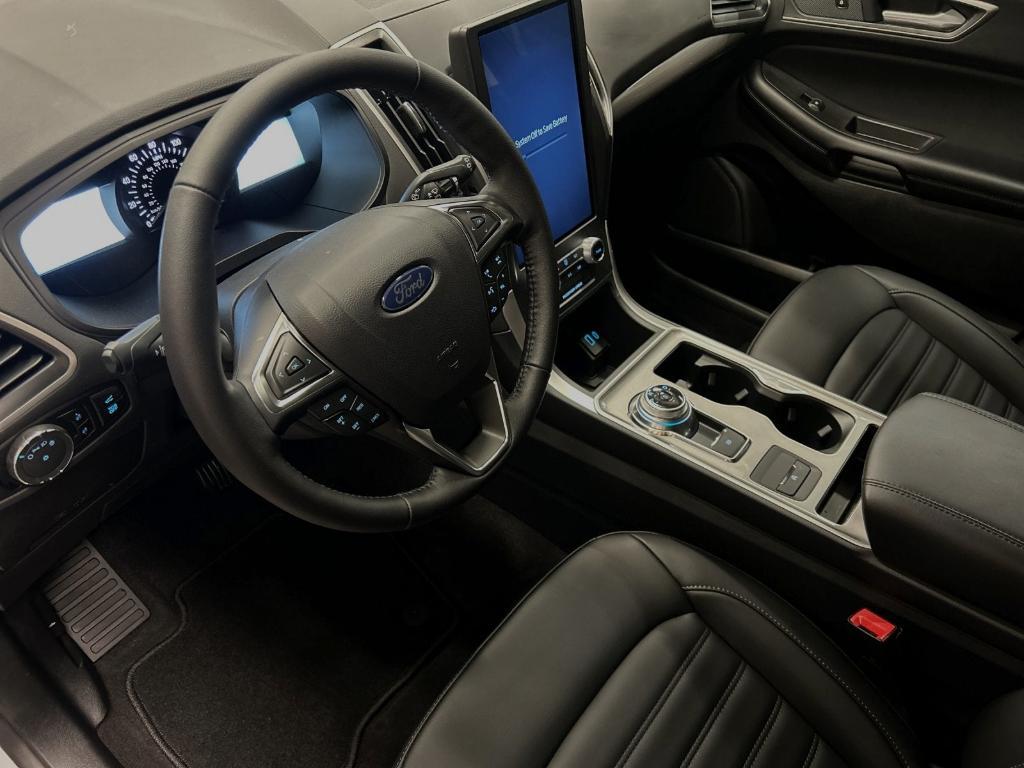 new 2024 Ford Edge car, priced at $39,015