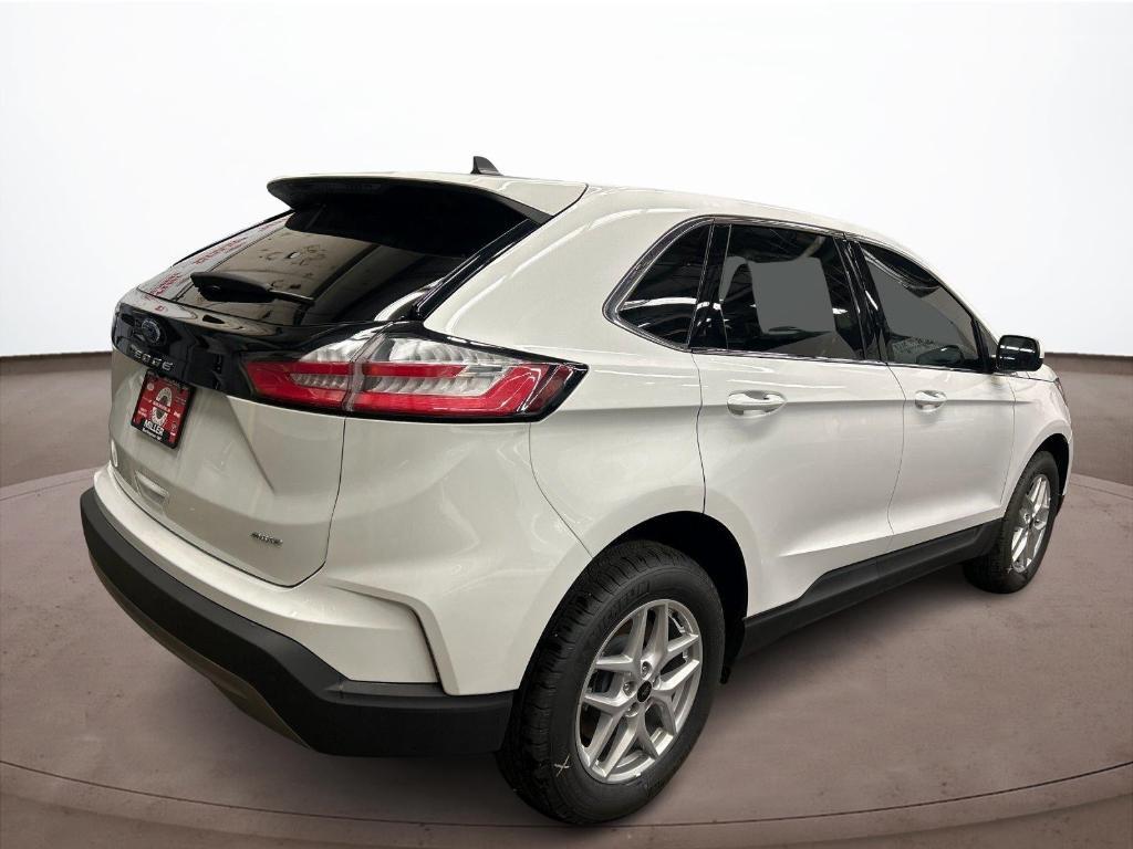 new 2024 Ford Edge car, priced at $39,015