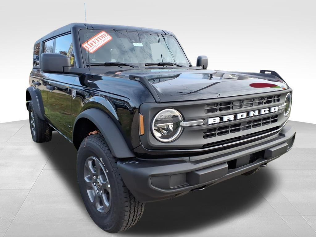 new 2025 Ford Bronco car, priced at $41,684