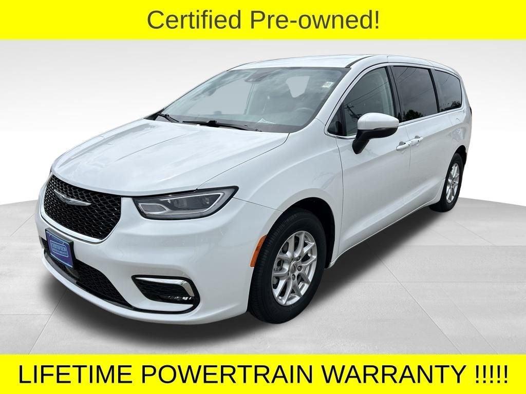 used 2023 Chrysler Pacifica car, priced at $27,495