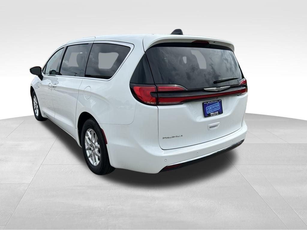 used 2023 Chrysler Pacifica car, priced at $27,495
