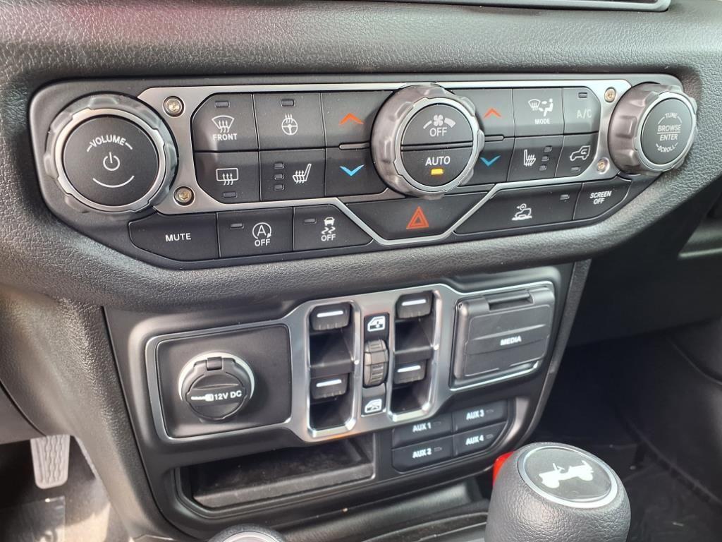 new 2025 Jeep Wrangler car, priced at $48,385