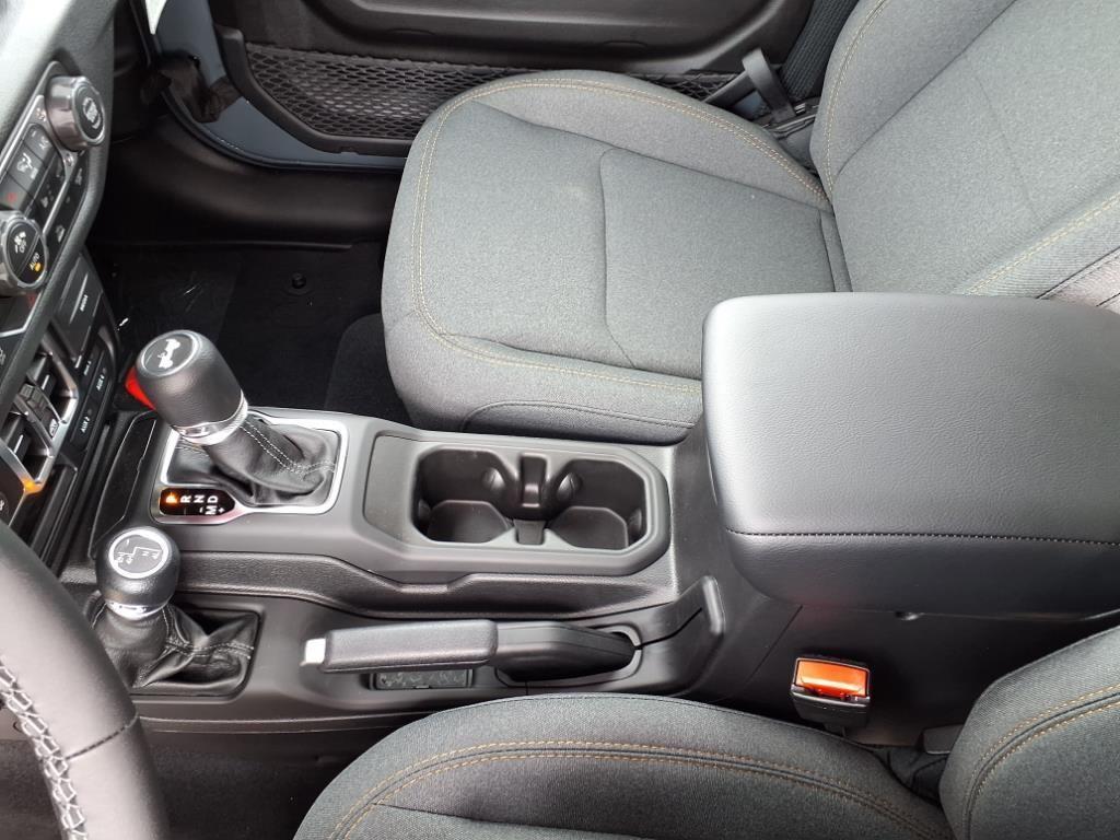 new 2025 Jeep Wrangler car, priced at $48,385