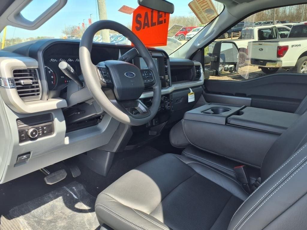 new 2025 Ford F-350 car, priced at $53,699