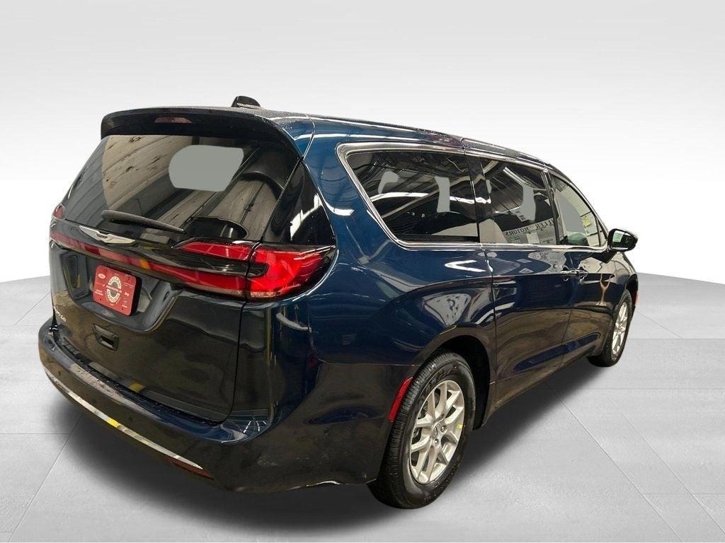 new 2025 Chrysler Pacifica car, priced at $44,873