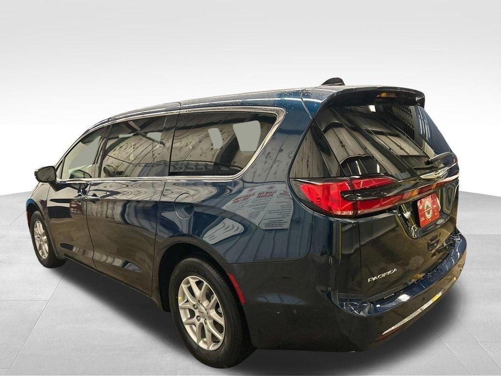 new 2025 Chrysler Pacifica car, priced at $44,873