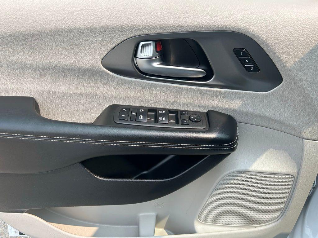 used 2022 Chrysler Pacifica car, priced at $24,264