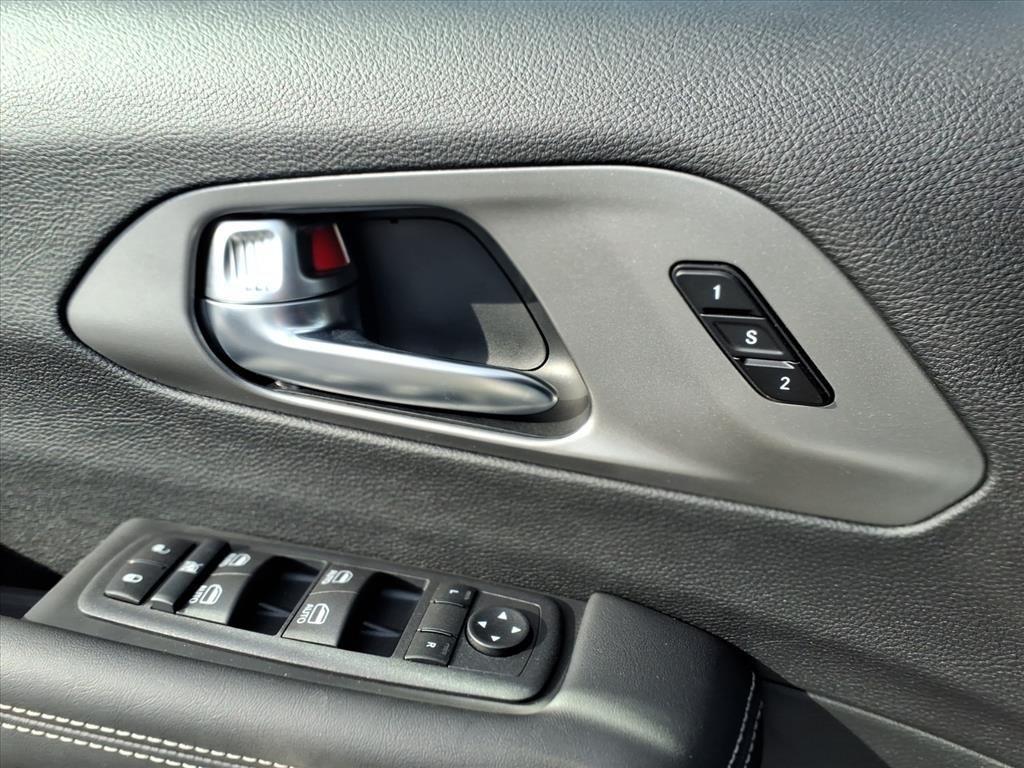 new 2026 Chrysler Pacifica car, priced at $46,401