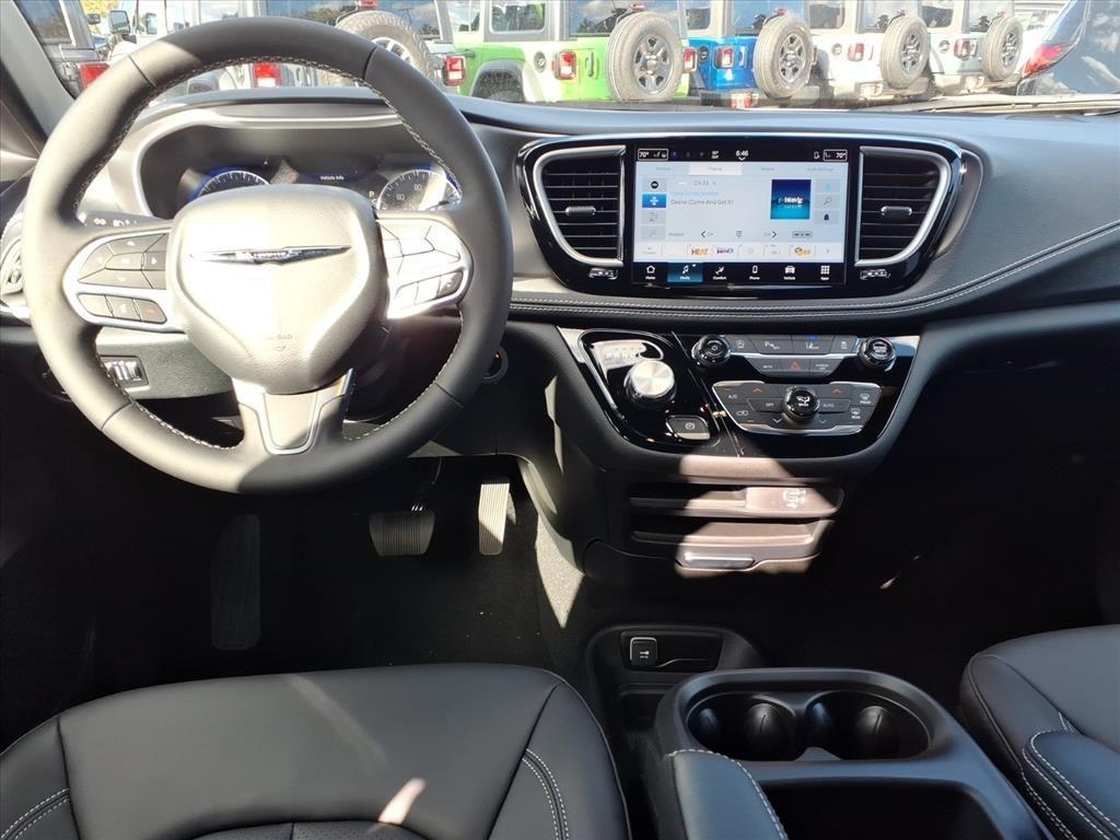 new 2026 Chrysler Pacifica car, priced at $46,401