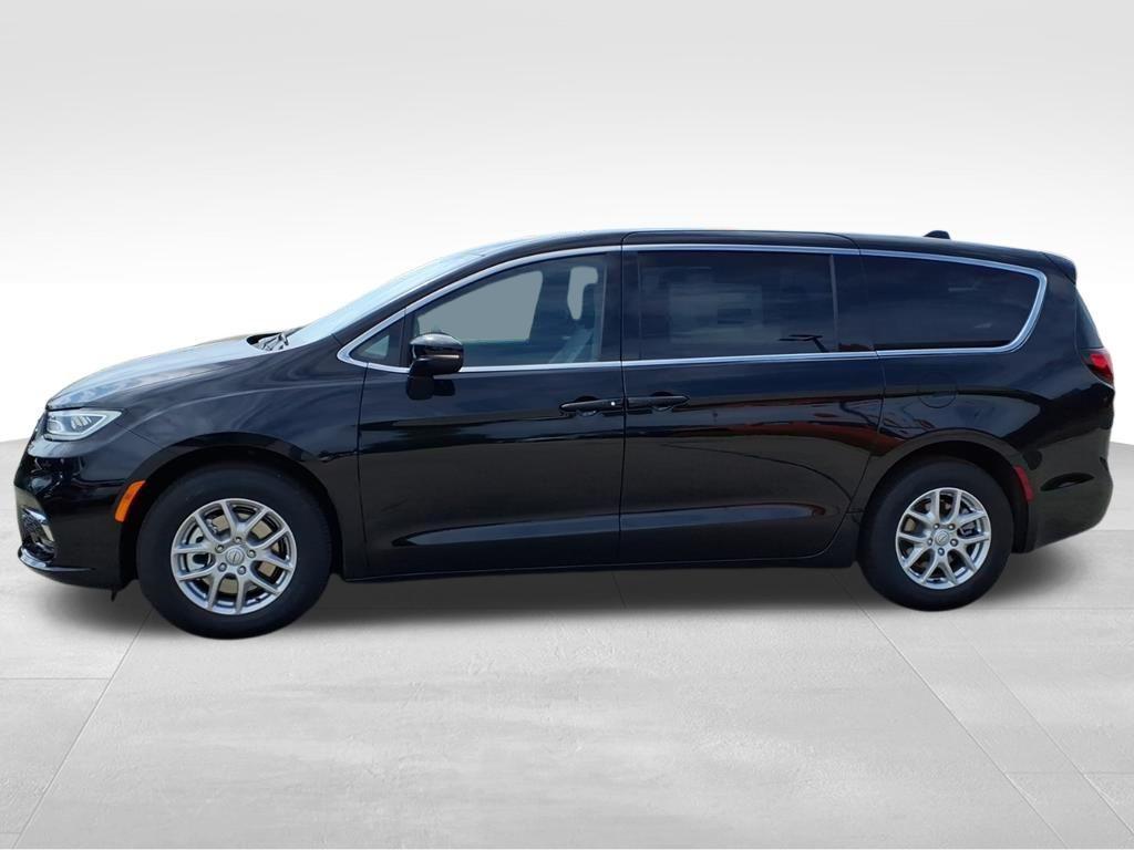 new 2026 Chrysler Pacifica car, priced at $39,339