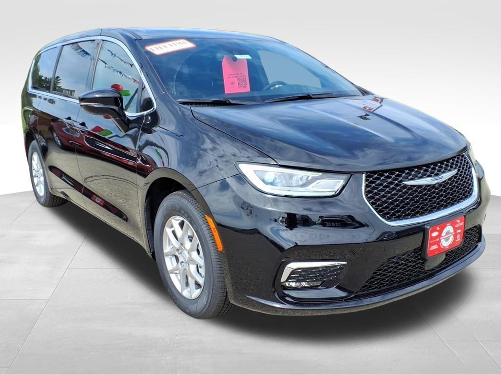 new 2026 Chrysler Pacifica car, priced at $39,339