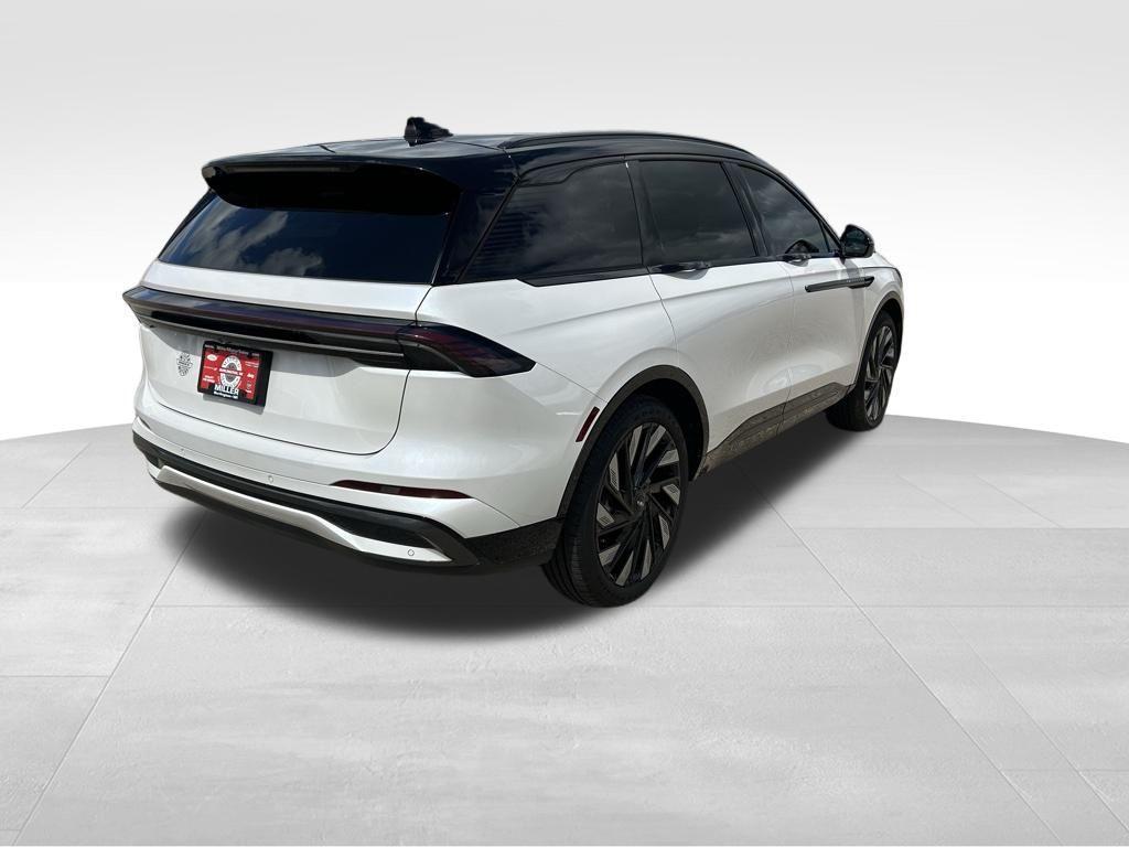 used 2025 Lincoln Nautilus car, priced at $59,995