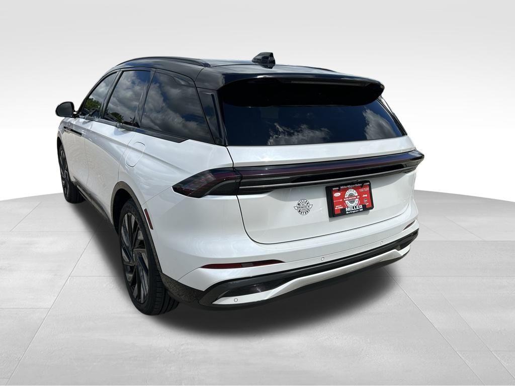 used 2025 Lincoln Nautilus car, priced at $59,995