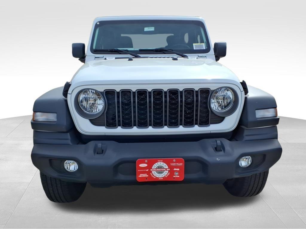 new 2026 Jeep Wrangler car, priced at $36,672