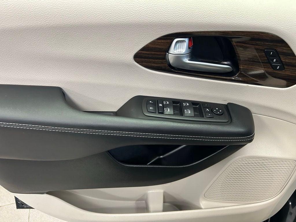 used 2023 Chrysler Pacifica car, priced at $39,990