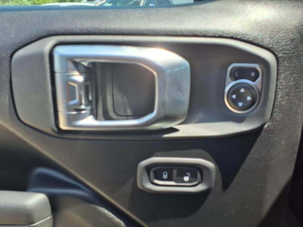 new 2025 Jeep Wrangler car, priced at $47,939