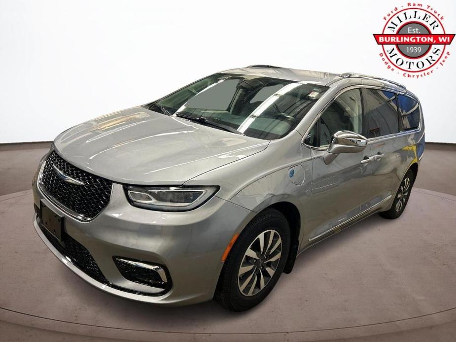 used 2021 Chrysler Pacifica Hybrid car, priced at $27,814