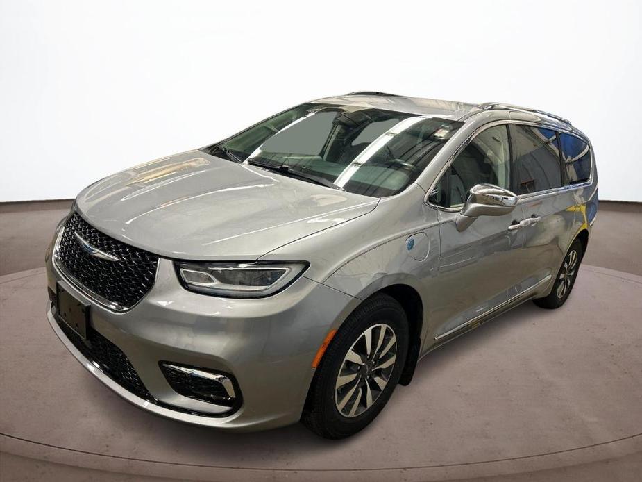 used 2021 Chrysler Pacifica Hybrid car, priced at $27,750