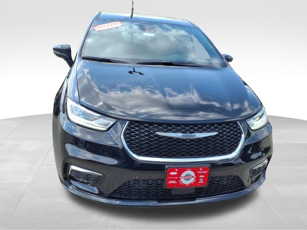 new 2025 Chrysler Pacifica Hybrid car, priced at $50,552