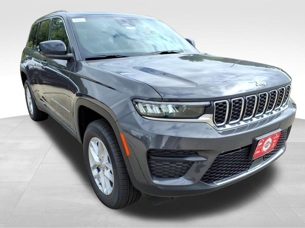 new 2025 Jeep Grand Cherokee car, priced at $44,301