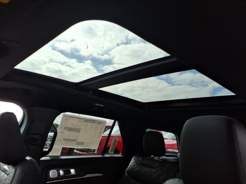 new 2025 Ford Explorer car, priced at $58,517