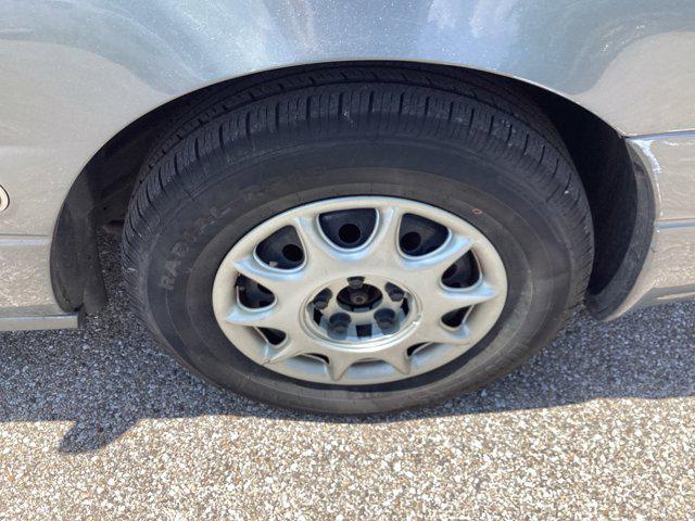 used 2004 Buick LeSabre car, priced at $3,500