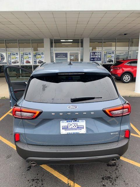 new 2025 Ford Escape car, priced at $32,100