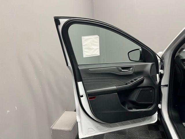 new 2025 Ford Escape car, priced at $26,990