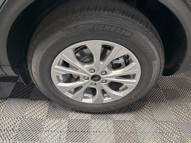 new 2025 Ford Escape car, priced at $28,566