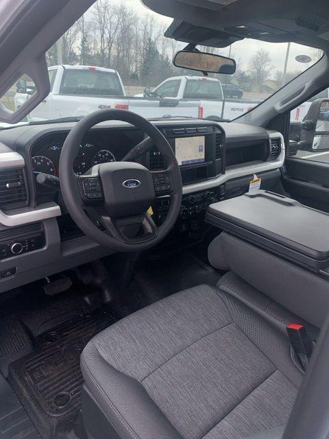 new 2024 Ford F-350 car, priced at $58,313