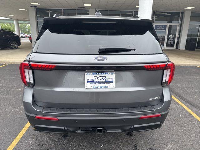 new 2025 Ford Explorer car, priced at $48,683