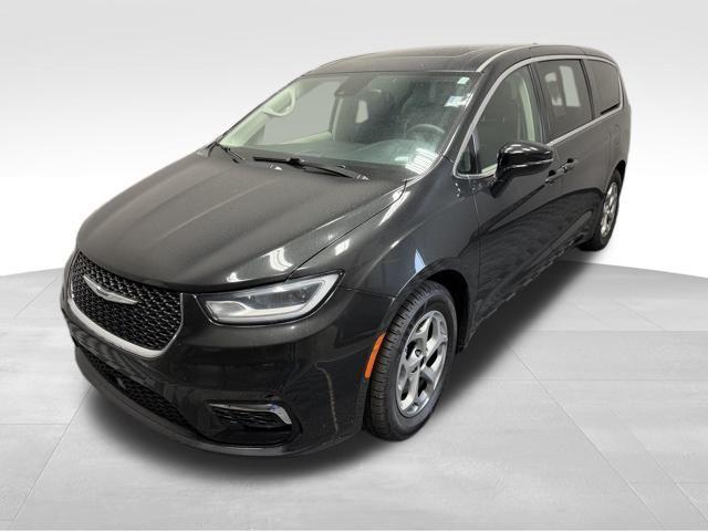 used 2024 Chrysler Pacifica car, priced at $34,990
