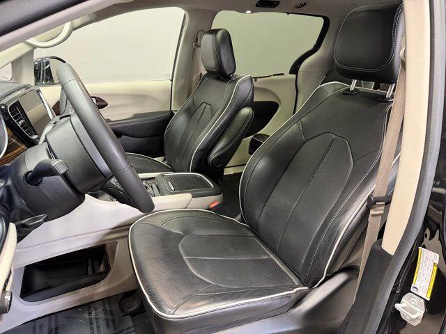 used 2024 Chrysler Pacifica car, priced at $34,990