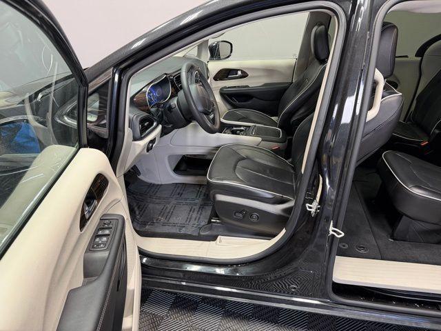 used 2024 Chrysler Pacifica car, priced at $34,990