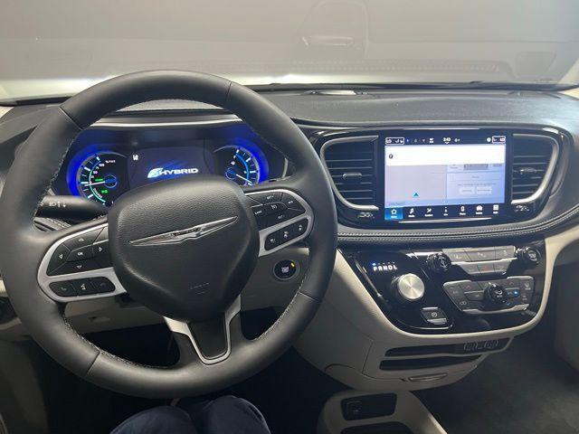 used 2024 Chrysler Pacifica Hybrid car, priced at $29,990