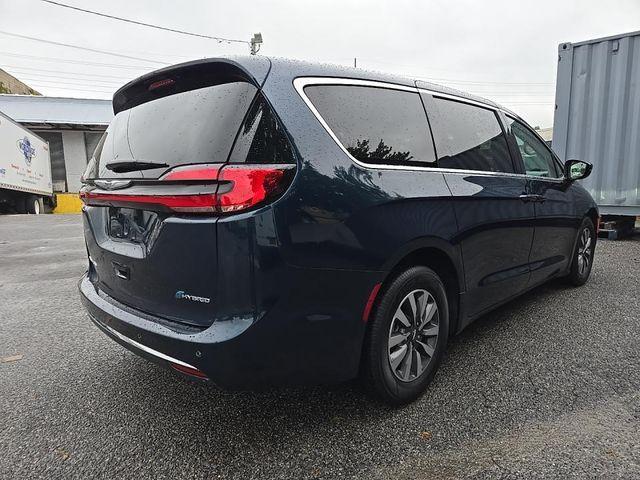 used 2024 Chrysler Pacifica Hybrid car, priced at $29,990