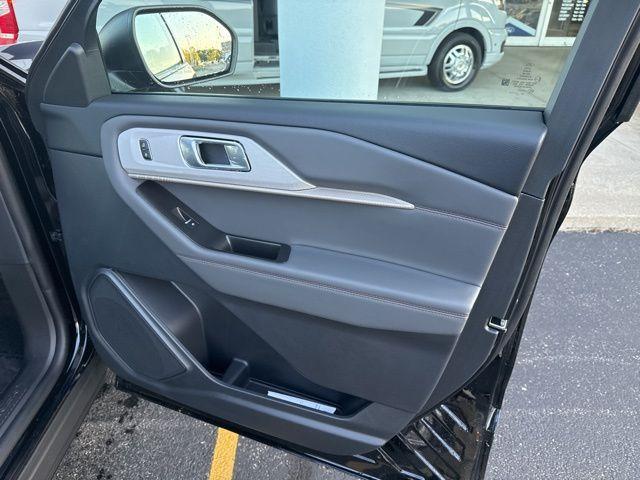 new 2025 Ford Explorer car, priced at $40,710