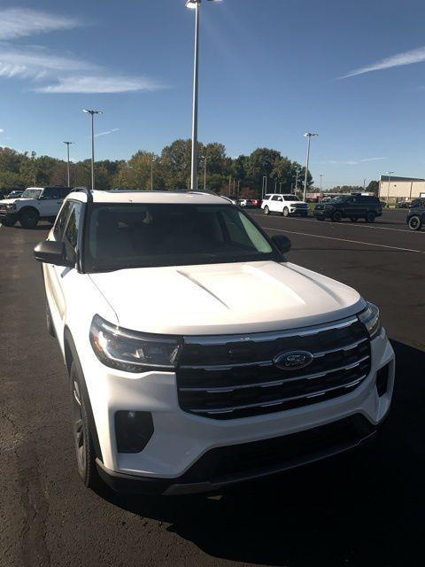 new 2025 Ford Explorer car, priced at $49,600