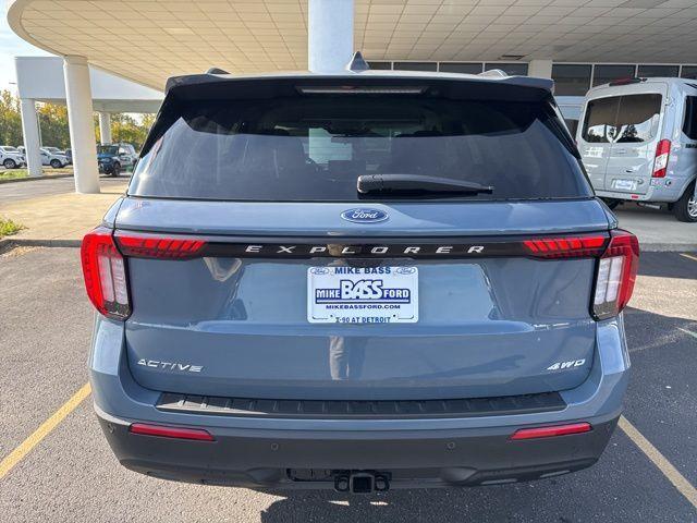 new 2025 Ford Explorer car, priced at $40,205