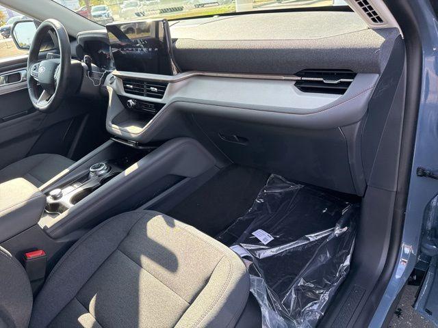 new 2025 Ford Explorer car, priced at $40,205
