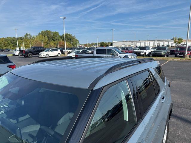 new 2025 Ford Explorer car, priced at $40,205